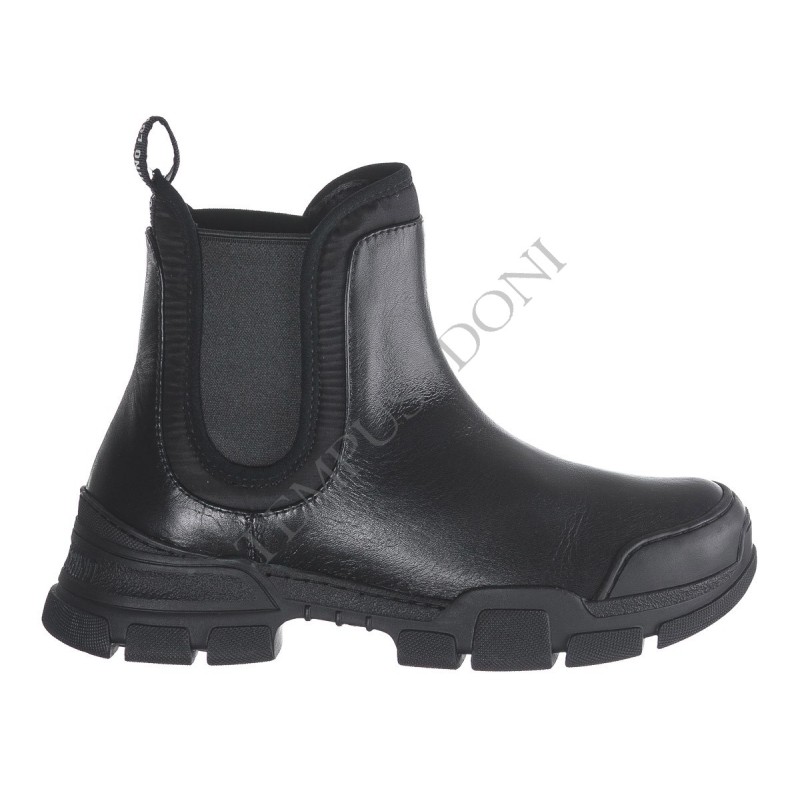 LOVE MOSCHINO -  SNEAKERD.TREK IN VITELLO